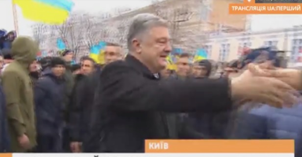 “Відроджується Київска Русь, а Московія відходить в небуття”, – щасливий Порошенко з’явился на Софіївській площі