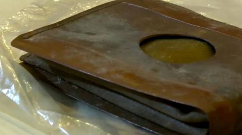 Будівельники знайшли гаманець, якому 71 рік. Коли вони відкрили його, їх чекав сюрприз…