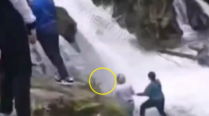 Благаю, врятуйте його, там впав Артем: Однокласники розказали про відео з водоспаду де загинув 12 річний школяр