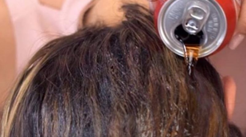 Вона взяла «Кока-Колу» і почала лuтu на волосся. Те, що сталося далі — неймовірно!