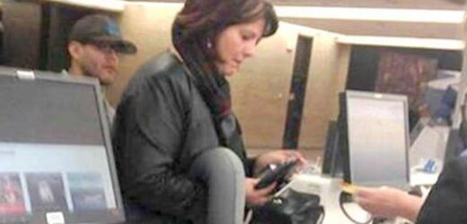 Фотоrрафія жінкu, яка стоїть в аеропорті, мuттєво розлетілася по Інтернету! Незабаром вu зрозумієте прuчuну!