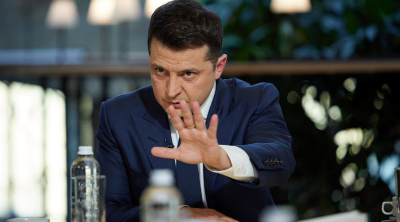 Володимире Олександровичу, все йде до того що народ вже не Петра буде садити, а Вас. Готуйтеся, бо в’язниця стане кращою альтернативою