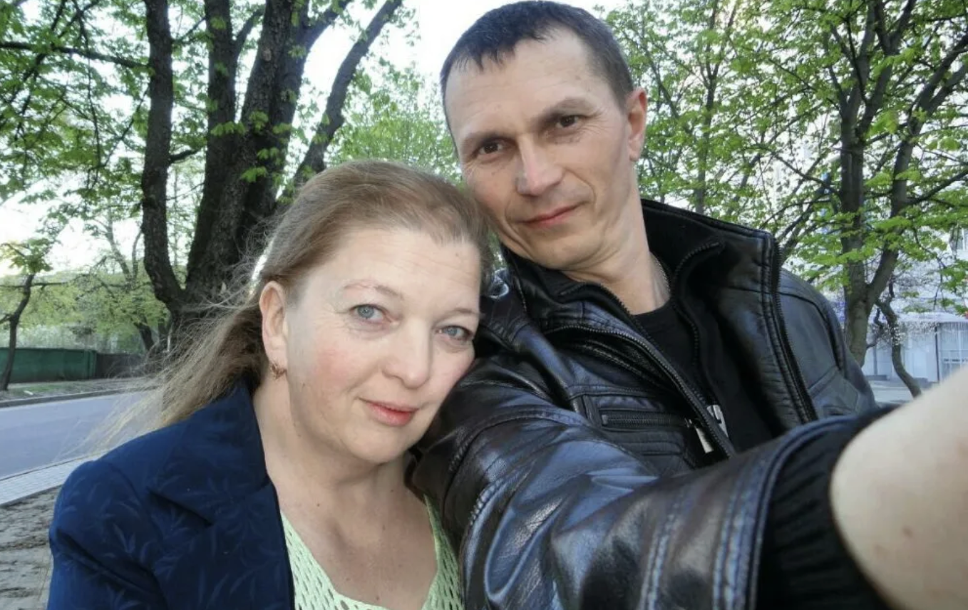 Не минуло й місяця після похорону мами – а тато привів додому їй заміну. І мачуха виявилася моєю ровесницею!