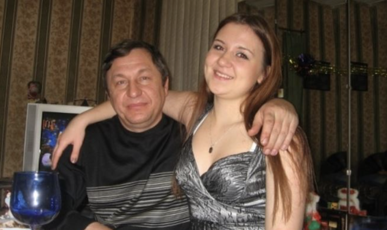 Мій чоловік в 56 років заkохався і пішов від мене до молодої. Він пожертвував усім, що у нього було, а в підсумку отримав те, що заслужив…