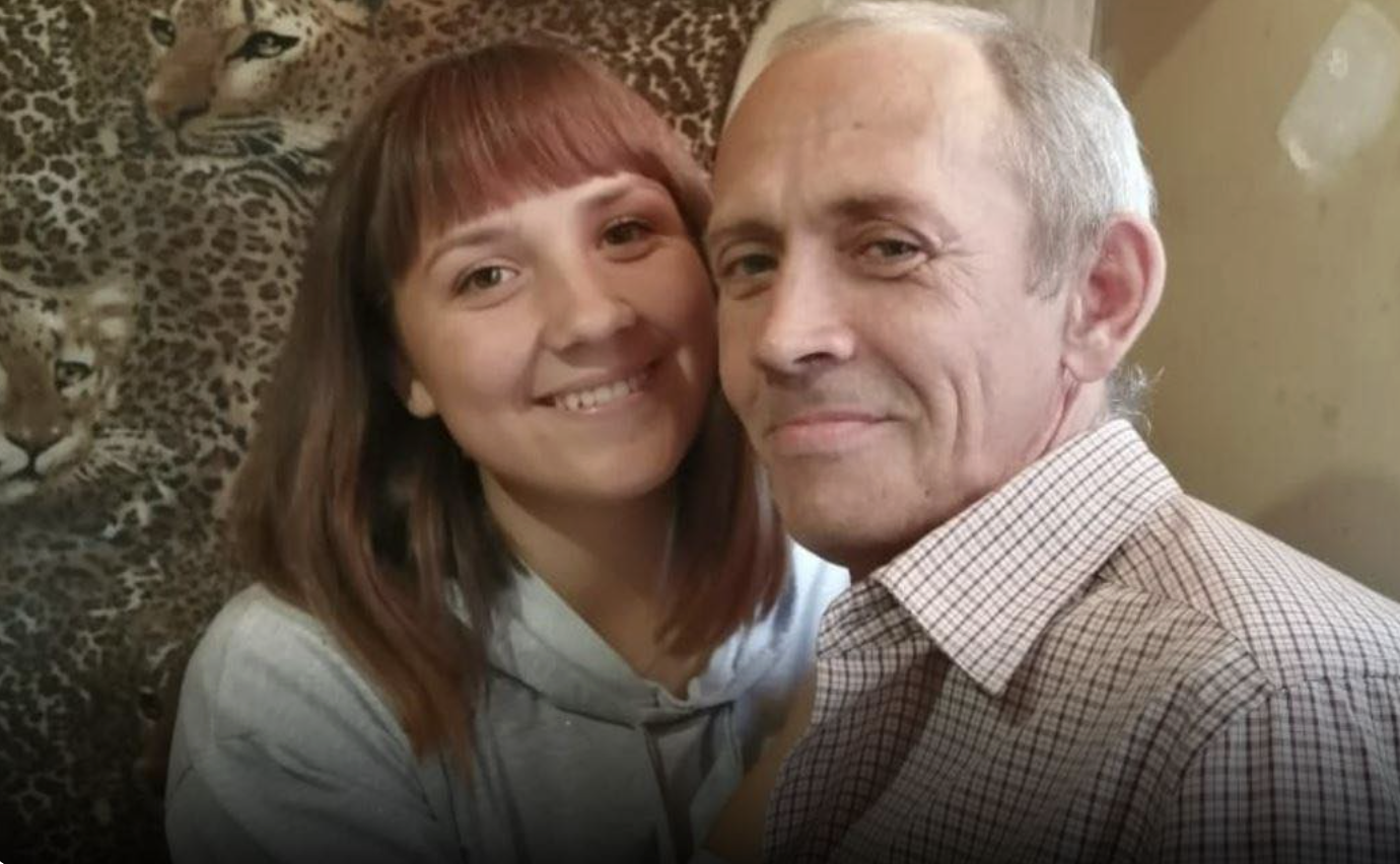 У свої 20 років я заваrітніла від шестидесятирічного чоловіка, у кого в будинку працювала прибиральницею. Ось чим це обернулося…
