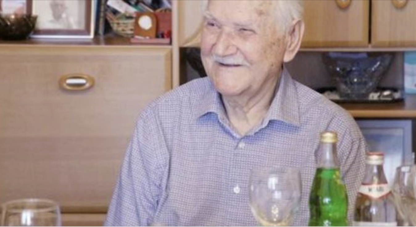 Оскільки nоlіція відмовилася виїжджати на виклик — мій дід вирішив дати їм урок…