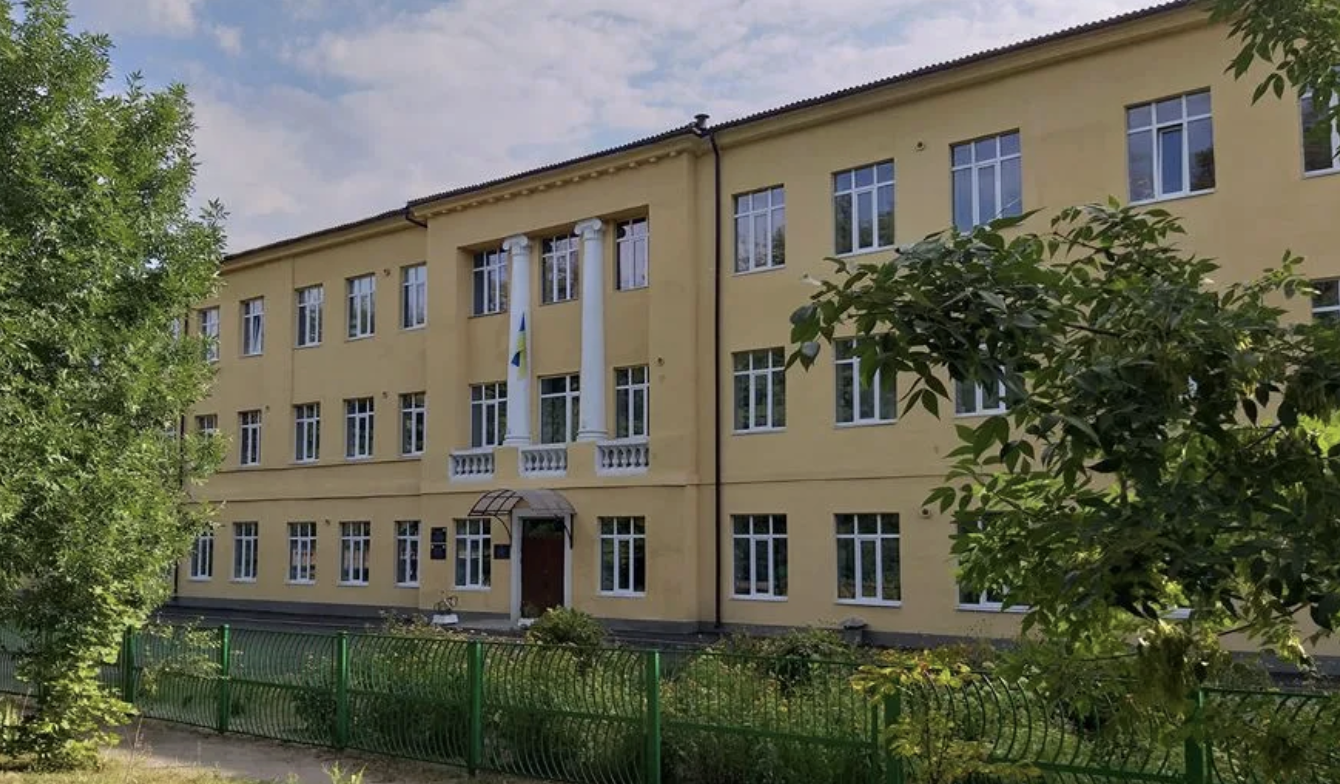 Я закохана в однокласника своєї доньки, і не знаю, що робити далі.  Ніколи не розуміла таких історій, але тепер це трапилося зі мною…