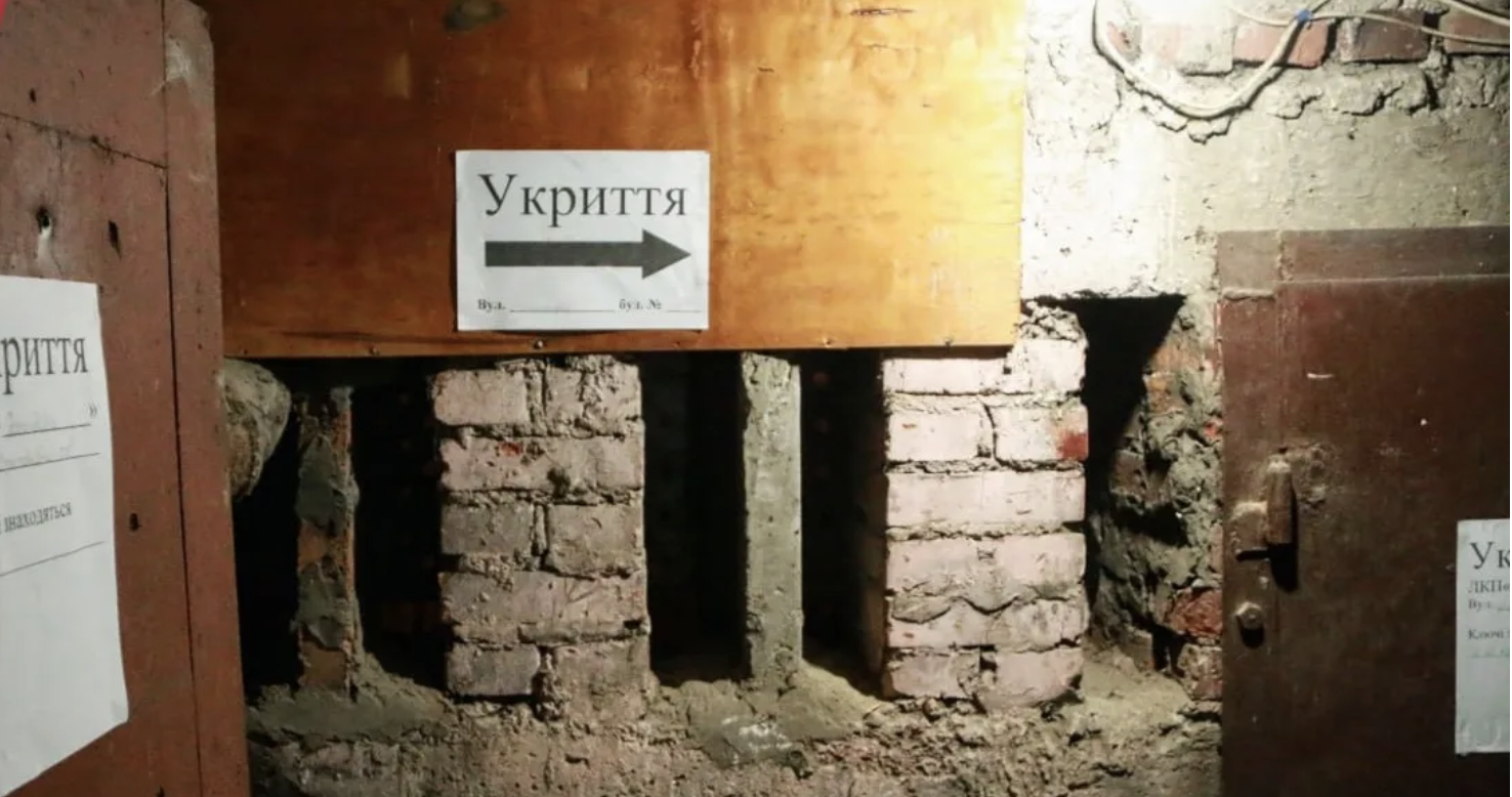 Хочете в укриття – платіть! Або йдіть на сусідню вулицю, там є інше! – На вулиці тривога, а нам довелося з сусідом розбиратися…