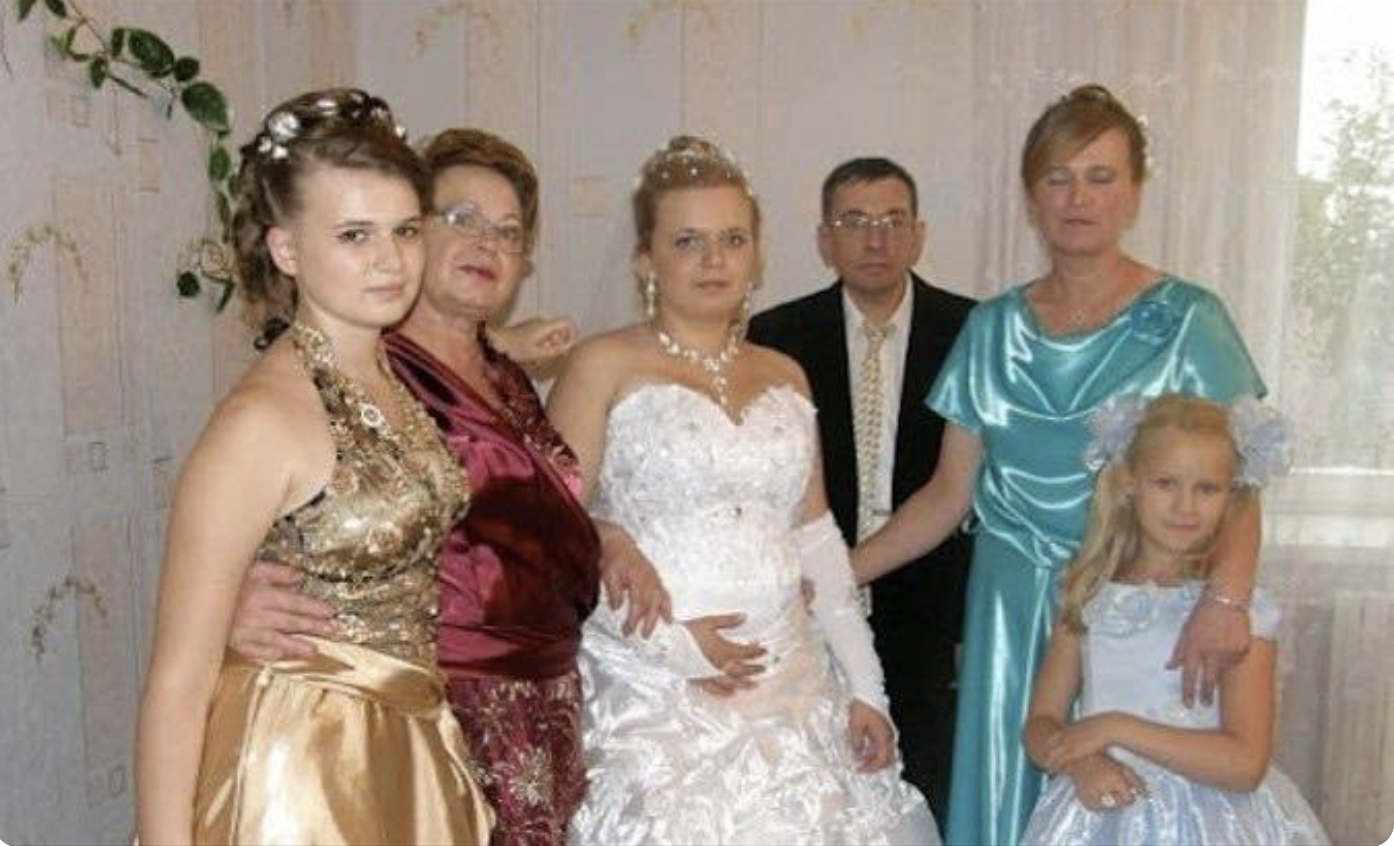 Я була щасливою, коли мене покликали на весілля подруги. Але те, що змусило мене там робити, не влазить у жодні рамки…