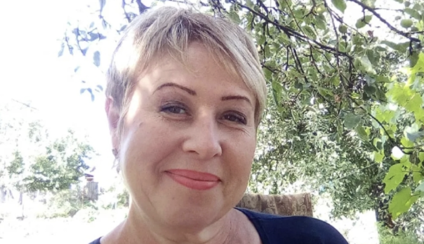 Оксана в молодості відмовила Ігорю, і той переїхав в місто. А коли через 20 років він знову повернувся в рідні краї, у долі був «подарунок» для нього…