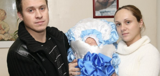 Не чекай довго з Хрестинами! Роби відразу за тиждень! Я вже Наталці сказала, щоб готувалась стати хрещеною! – Від слів свекрухи мене мало не знудило. Вона вже й ім’я моїй дитині вигадала, й хрещену маму обрала. А я наче й порожнє місце! Та це був лише початок!