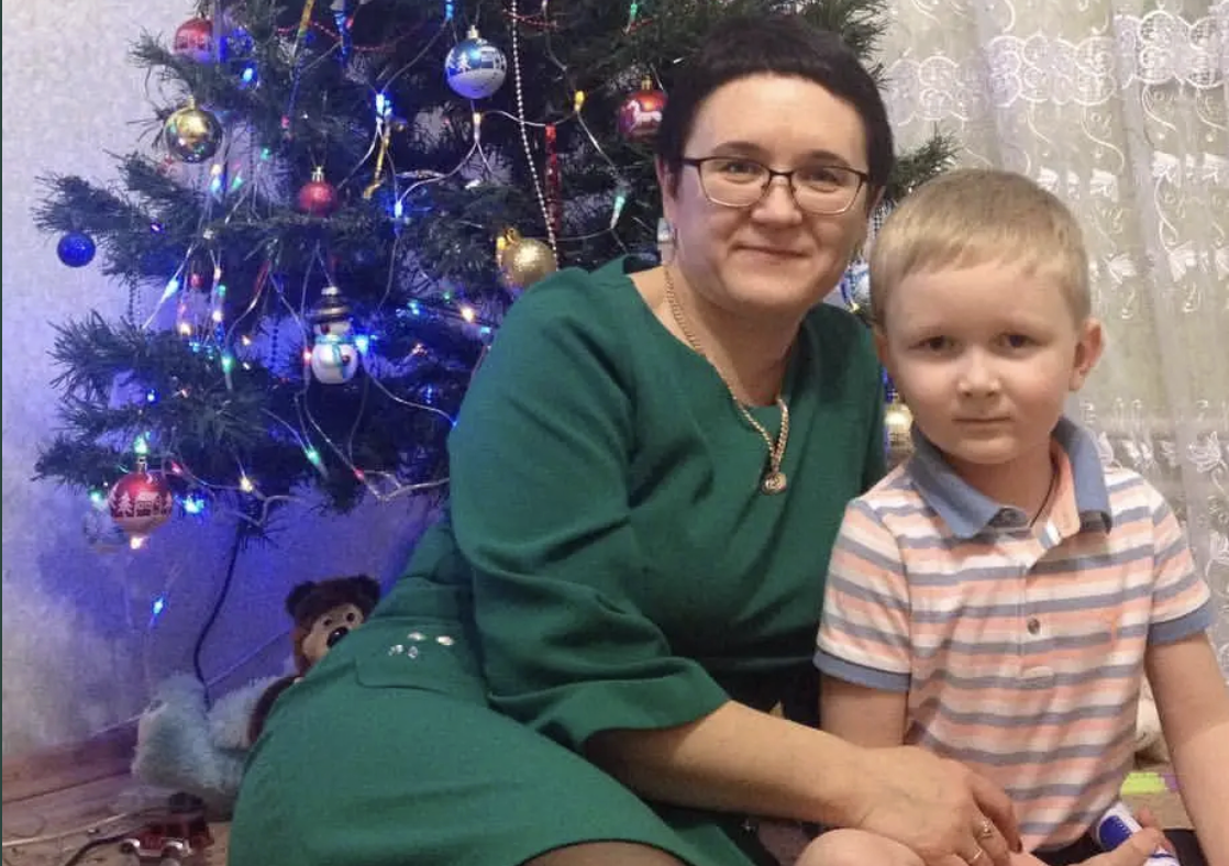 Скоро в онука Максимка свято – 6 рочків. Я ще з жовтня відкладала гроші, аби купити гідний подарунок. І от вчора зателефонувала до невістки, аби порадитися, що купити. Однак, Олена таке запропонувала – я аж дар мови втратила після почутого. ТО, ВИХОДИТЬ, НЕВІСТКА ПОВНА ЕГОЇСТКА! Хоче не дитині, а собі свято влаштувати! Дайте мені якусь мудру пораду…