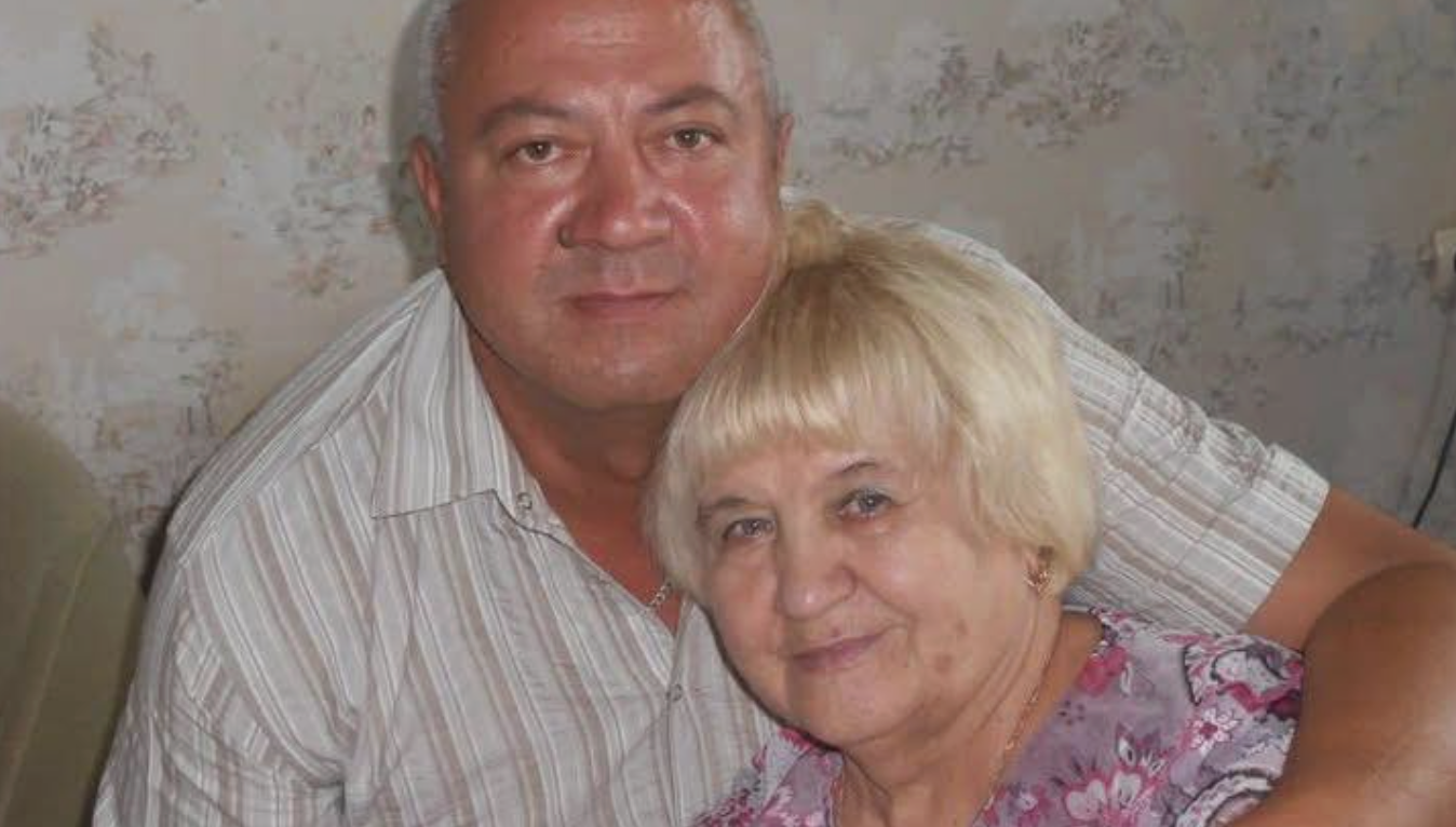 Мене звуть Марія Пилипівна, мені 65 років, і незабаром у мене весілля. Я замовила зал, музикантів, ведучого та фотографа. Добре, що вдалося трохи заощадити гроші, і тепер я можу дозволити собі таку урочистість. Проте найбільше мене вразила реакція сина та доньки..