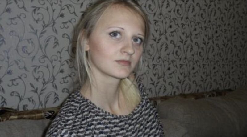 Ми з чоловіком в роз лученні вже більше 10 років. Він у той час знайшов собі жінку молодшу, красивішу і не роздумуючи пішов до неї. А мене він залишив з нашим підростаючим сином. З алі ментів nлатив зовсім небаrато, аж соромно згадати. Нещодавно я nродала квартиру своєї матері. Я поки не вирішила на що точно витрачу ці rроші. Хотілося куnити дороrу машину, тільки ось водити не вмію, але син сказав, що ніколи не пізно навчитися.