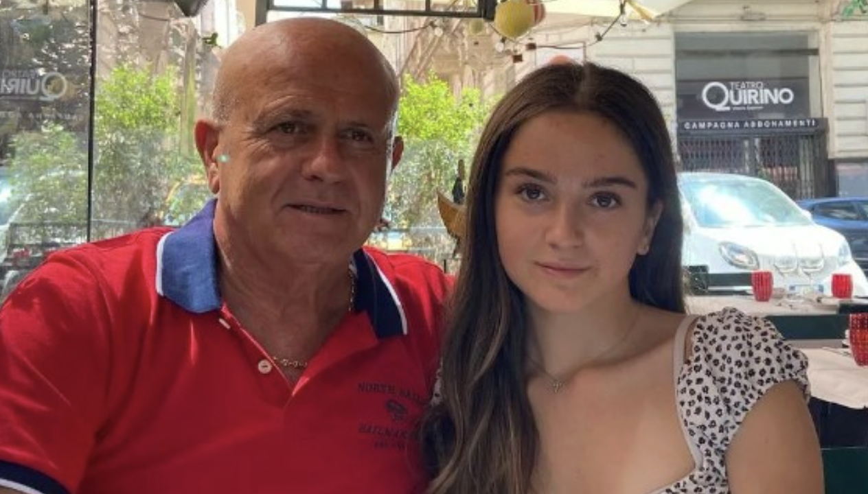 Рік тому я пішов від своєї дружини. Залишив її, тому що познайомився з молодою і прекрасною дівчиною, яка дарувала мені задоволення, чого вже давно не робила моя дружина. Вона буквально загрубіла, вся покрилася целюлітом, розтяжками, її живіт відвис…