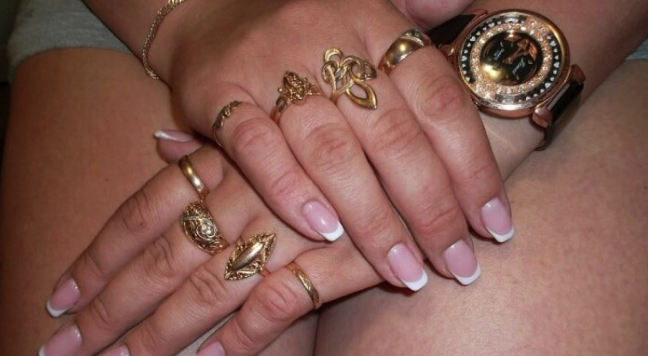 9 ознак “колхозності” в кожної жінки – від таких чоловіки тікають геть одразу. Якщо тут є жіночки, які досі не знають про ознаки провінційності, тоді ця добірка допоможе вам зрозуміти власні помилки й виправити їх!