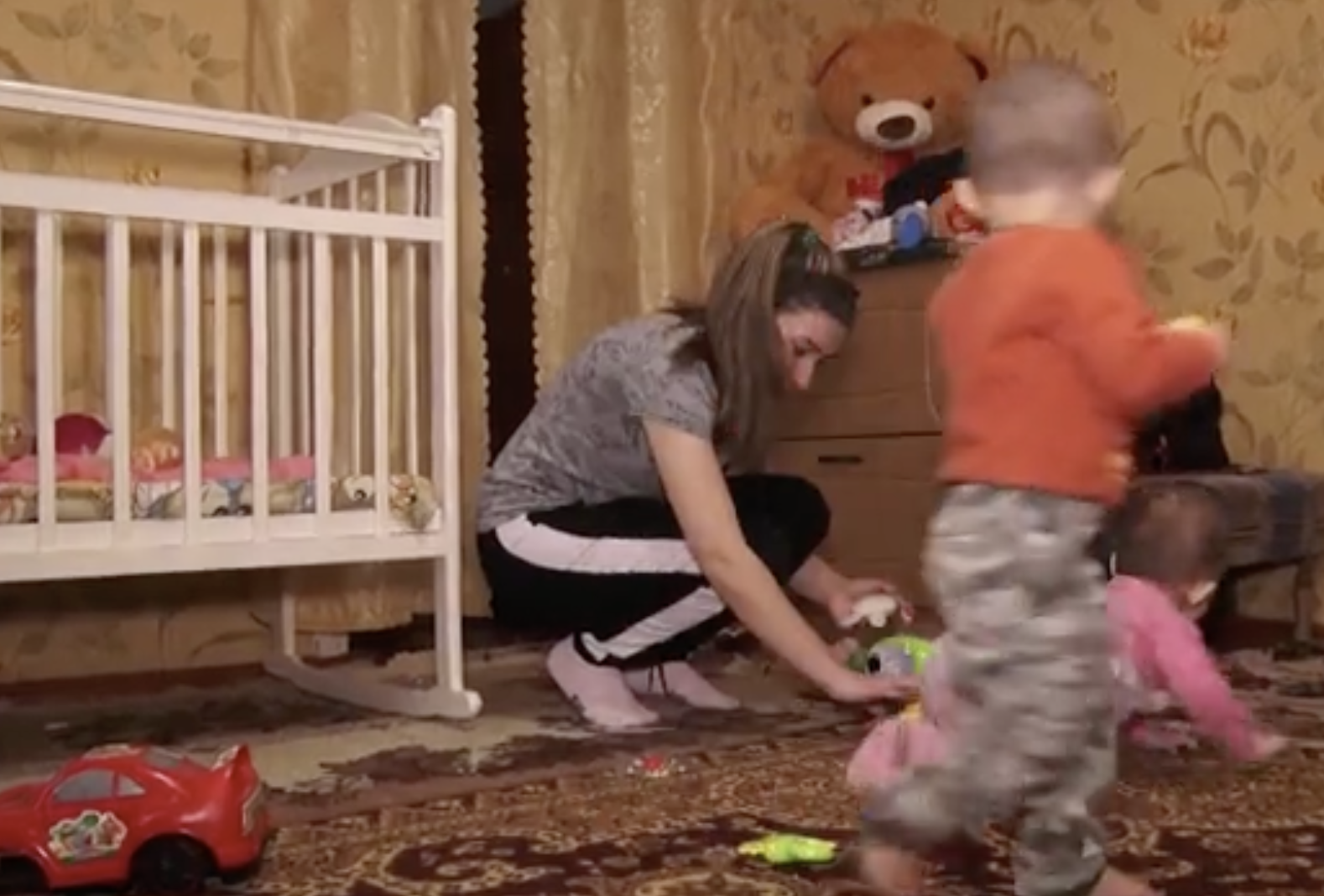 У 1993 році мені підкинули глухого хлопчика. Я взяла на себе роль матері, навіть не уявляючи, що чекає його в майбутньому…