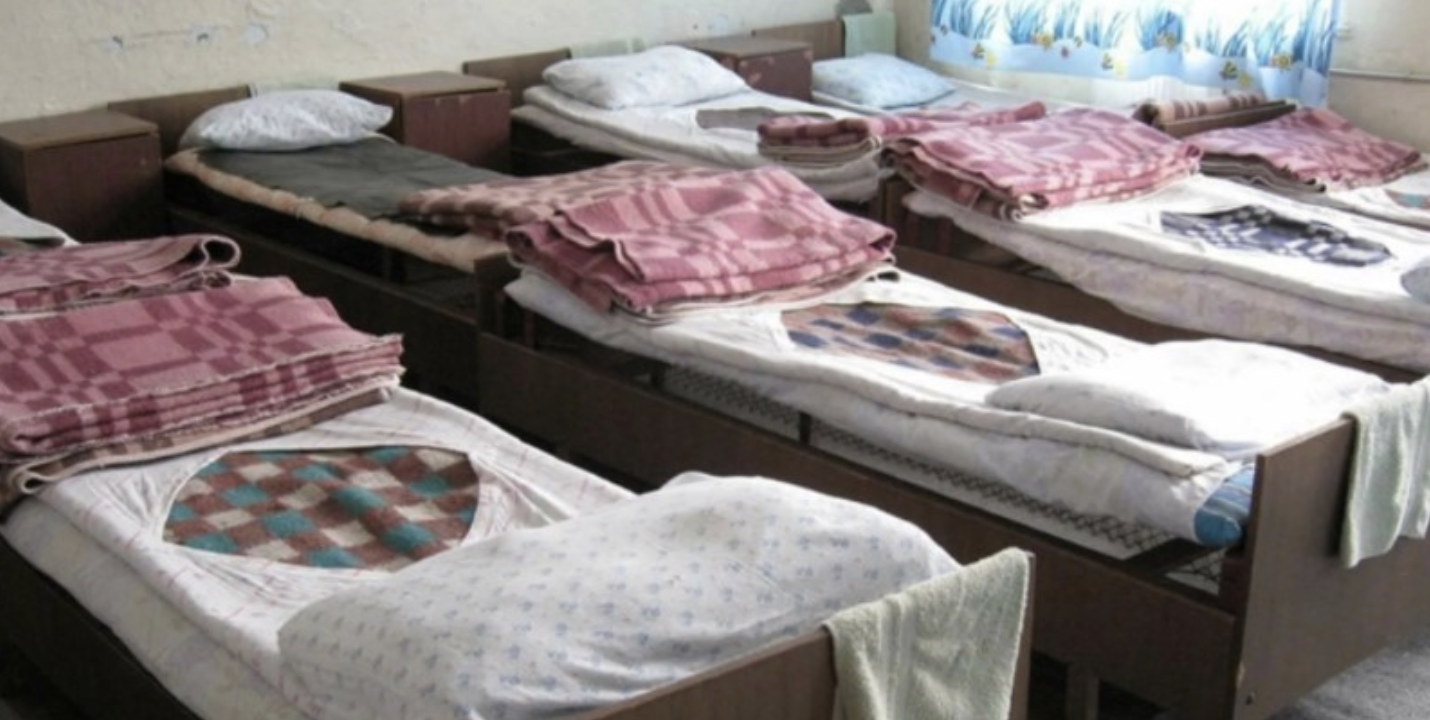 Діти не входили в майбутні плани Олени, і відразу після похорону чоловіка вона віддала їх до дитбудинку. Вона й уявити не могла, який сюрприз встиг влаштувати її чоловік.