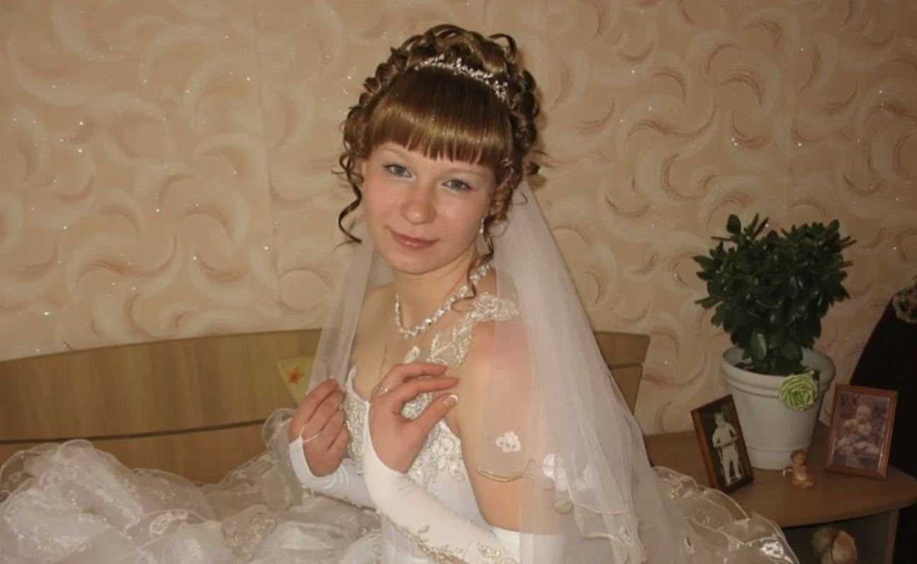 Коли Андрій вирішив одружитися з Настьою, я попередила його, що з нею буде нелегко. Син не послухав мене і ввійшов у болото.