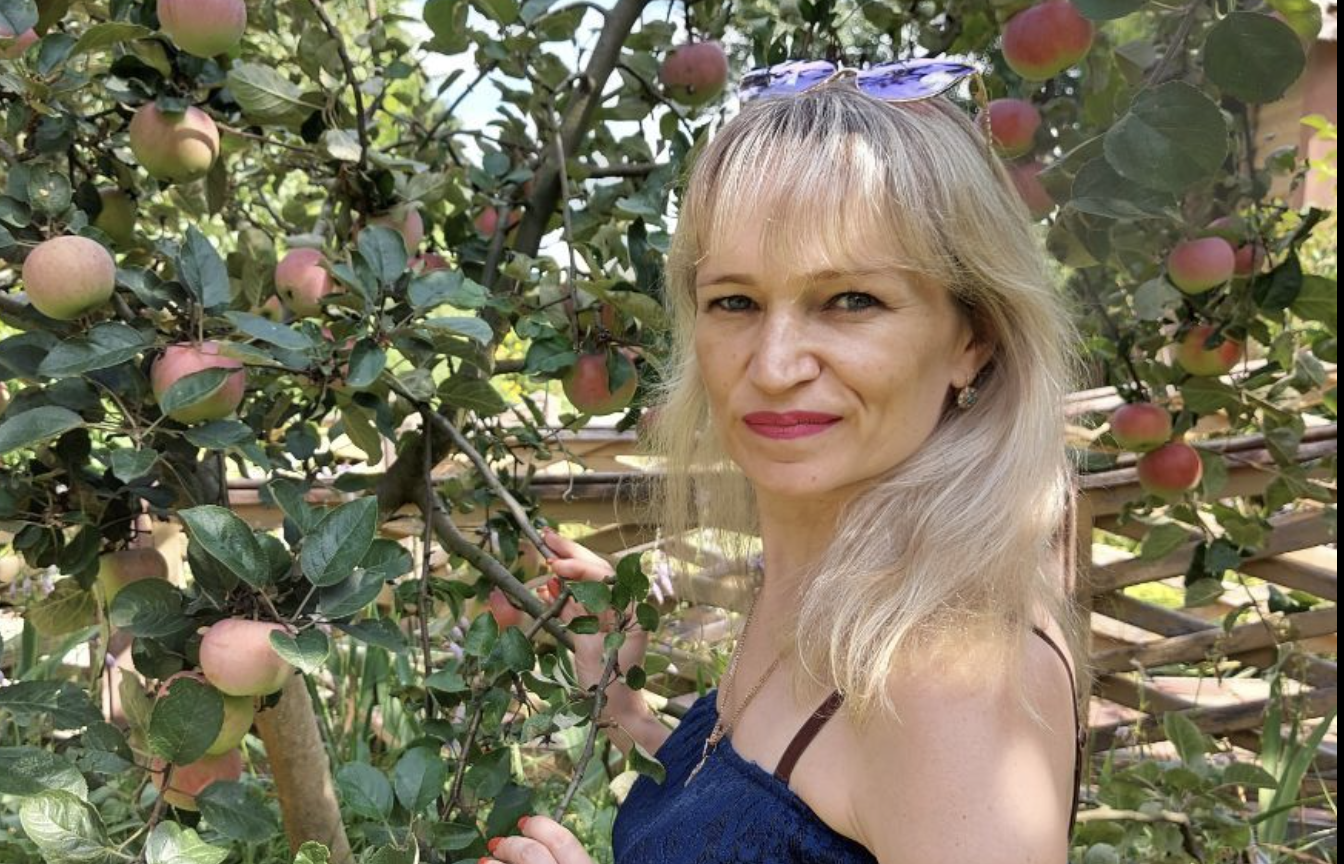 — Вийдіть з моєї квартири! — заявила Надя тітці, брату, невістці, його тещі, своячці, зятю та всій тій зграї, що злобно дивилася на неї