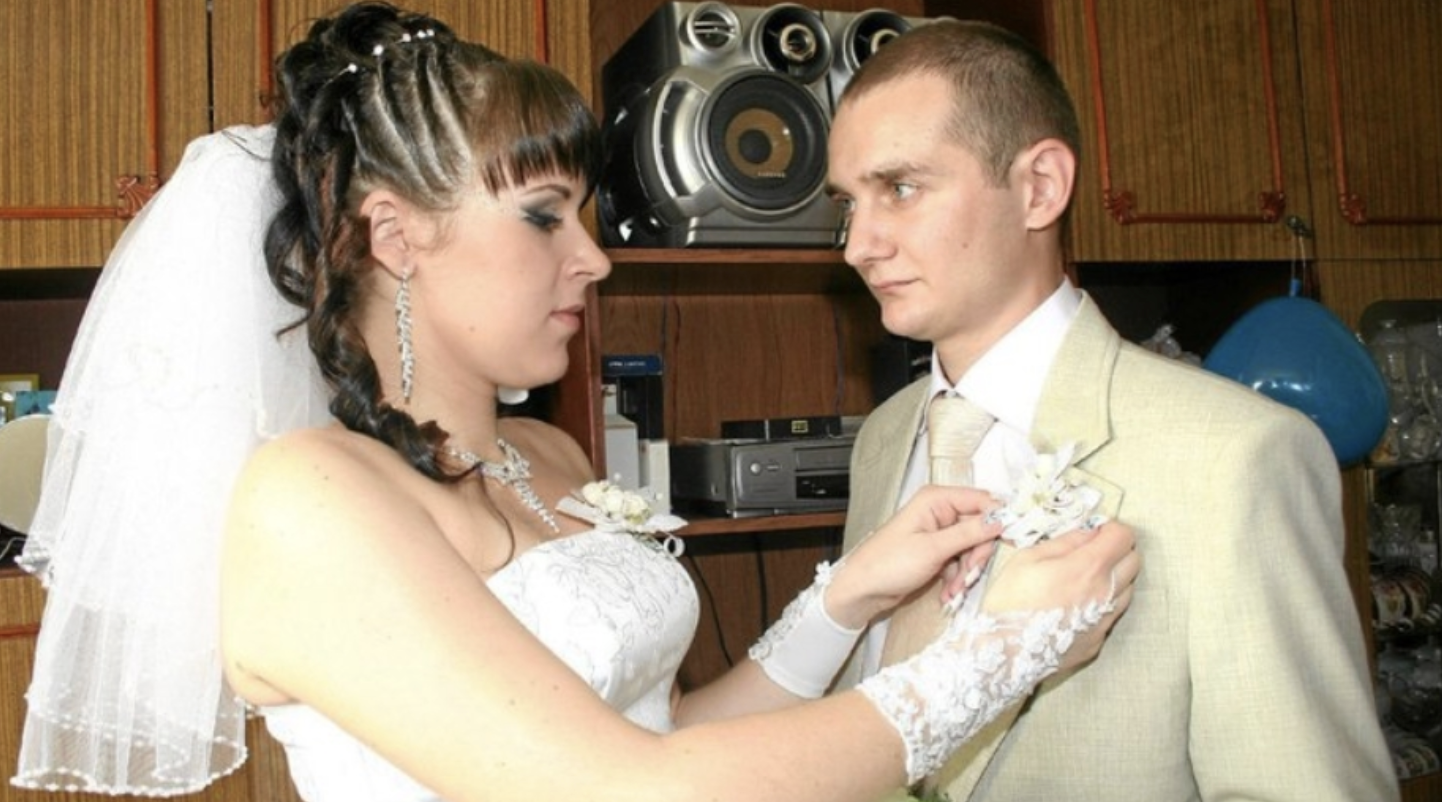 В першу шлюбну ніч дружина і чоловік домовилися нікому не відкривати двері, але те, що сталося потім, змінило чоловіка назавжди!