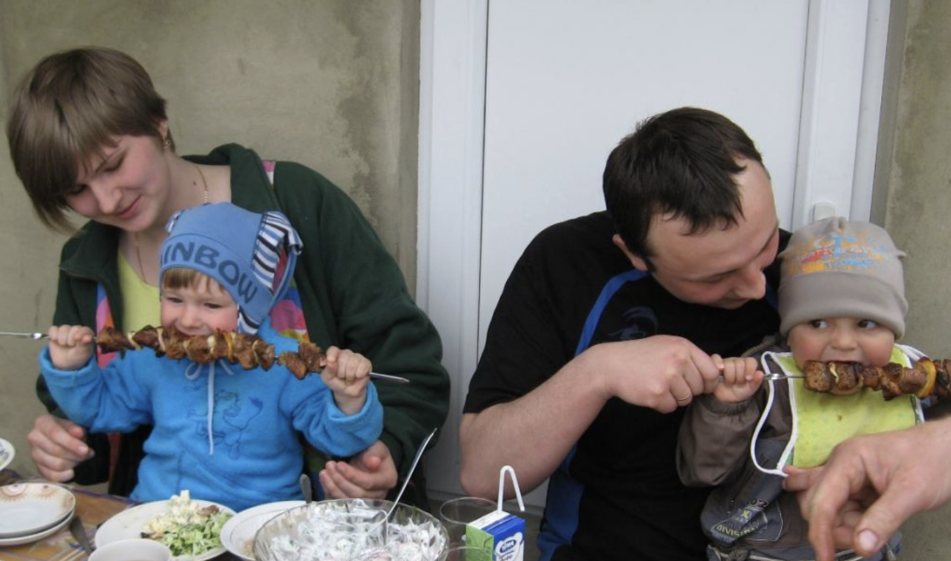 Коли сім’я мого троюрідного брата Олега приїхала в гості, я була здивована, адже ми не спілкуємося тісно. Але далі – просто неймовірно…