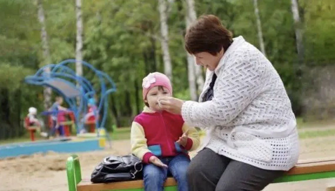 Задарма свекруха з дітьми сидіти не захотіла. Але і я свої гроші на вітер пускати не збираюся…