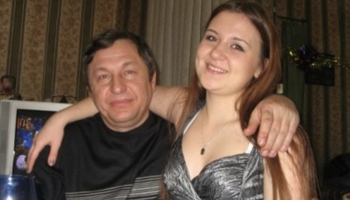 Мій чоловік в 56 років заkохався і пішов від мене до молодої. Він пожерт вував усім, що у нього було, а в підсумку отримав те, що заслужив…