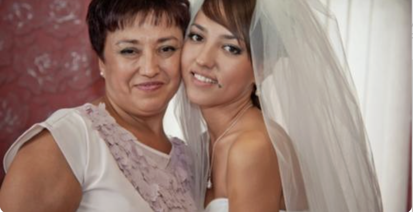 Коли свати прийшли до нас похмурі, ми запідозрили щось недобре. Але те, що вони заявили, остаточно збило нас з пантелику…