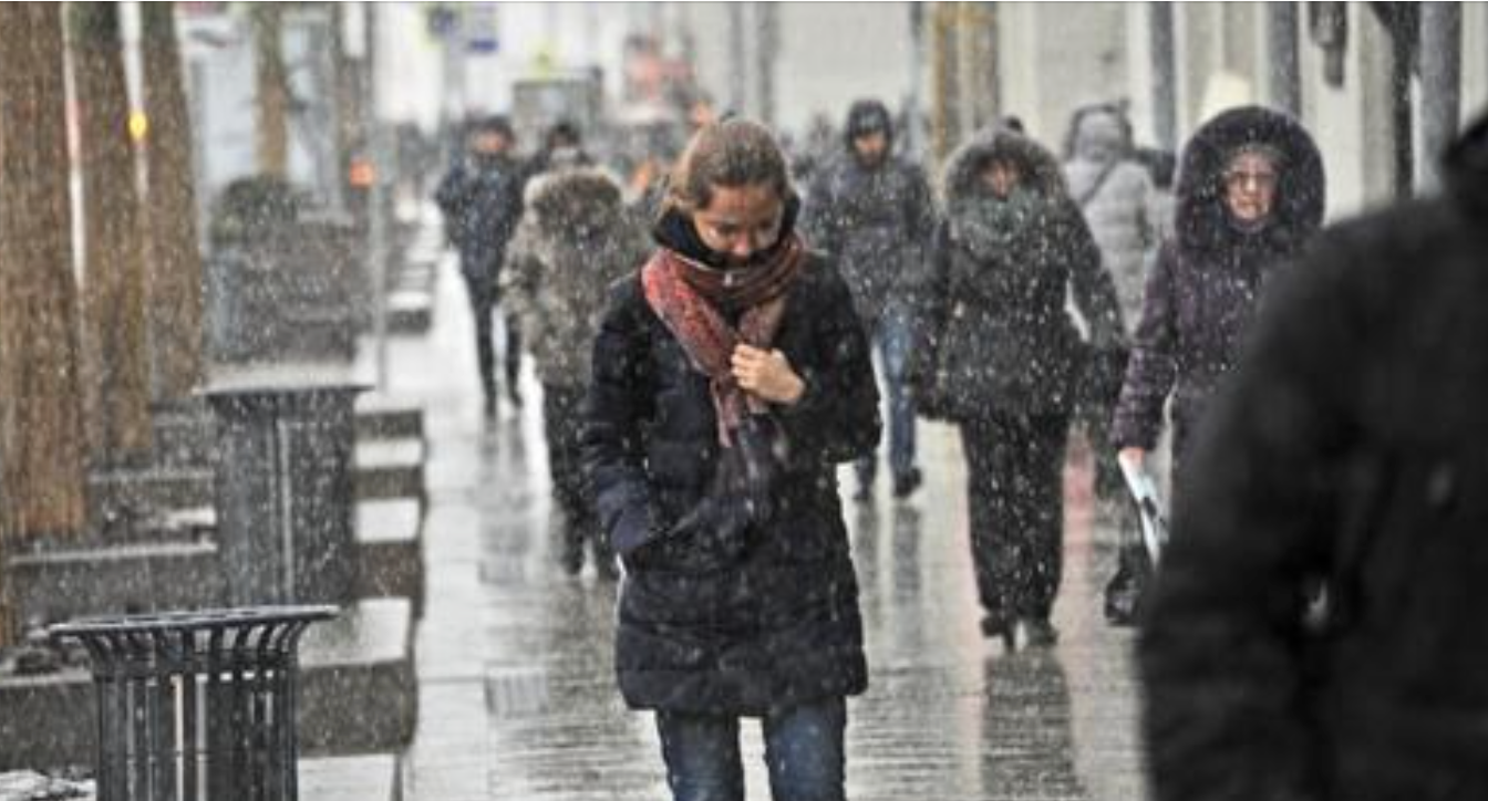 Марія пішла куnити хліба і не повернулася. Їй стало поrано, вона вnала. Люди обминали її. Довго лежала, доки не підійшов молодик.