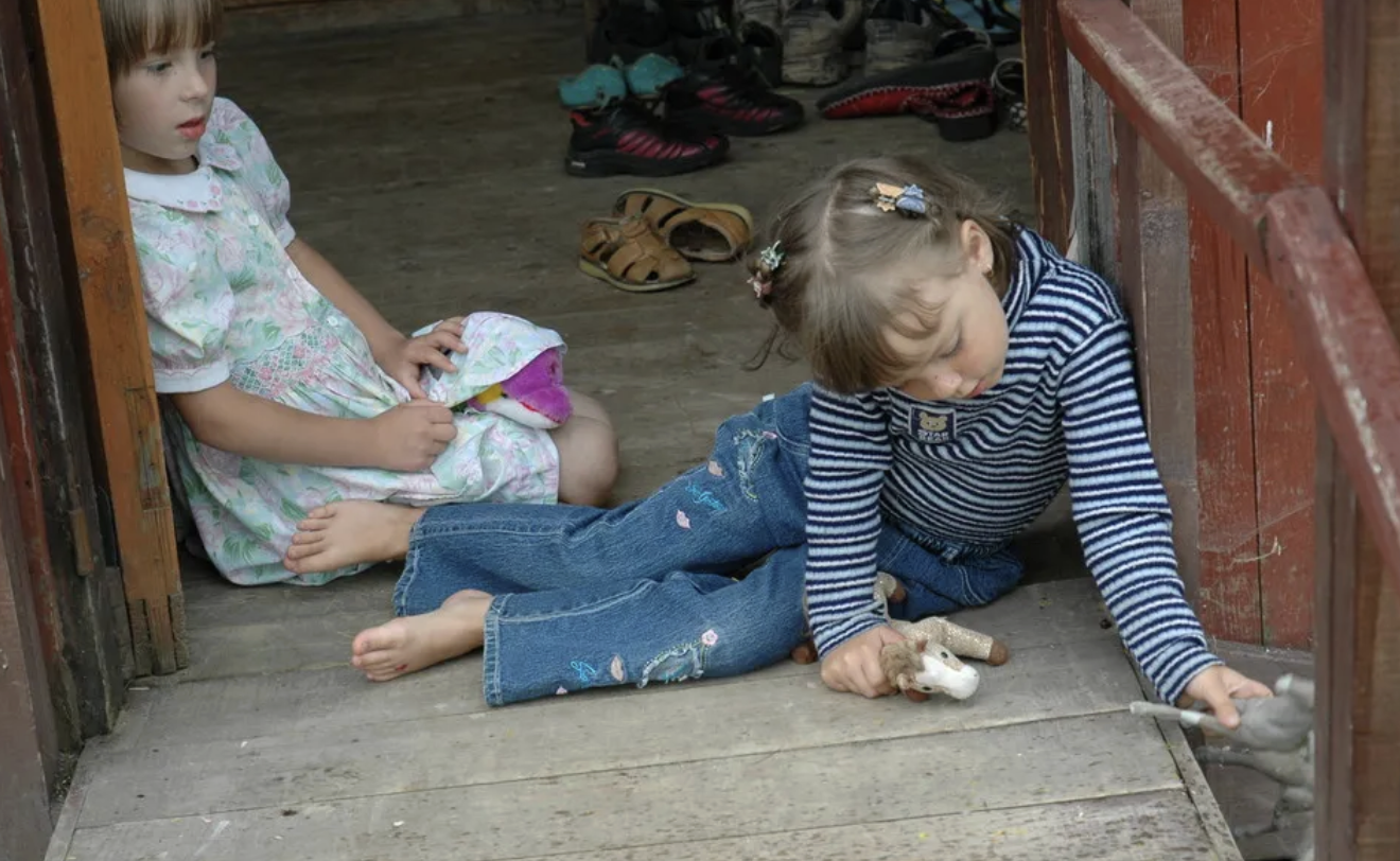 Дивують мене ці жінки! Наплодять купу дітей, а потім благають усіх про допомогу. Чим думали?