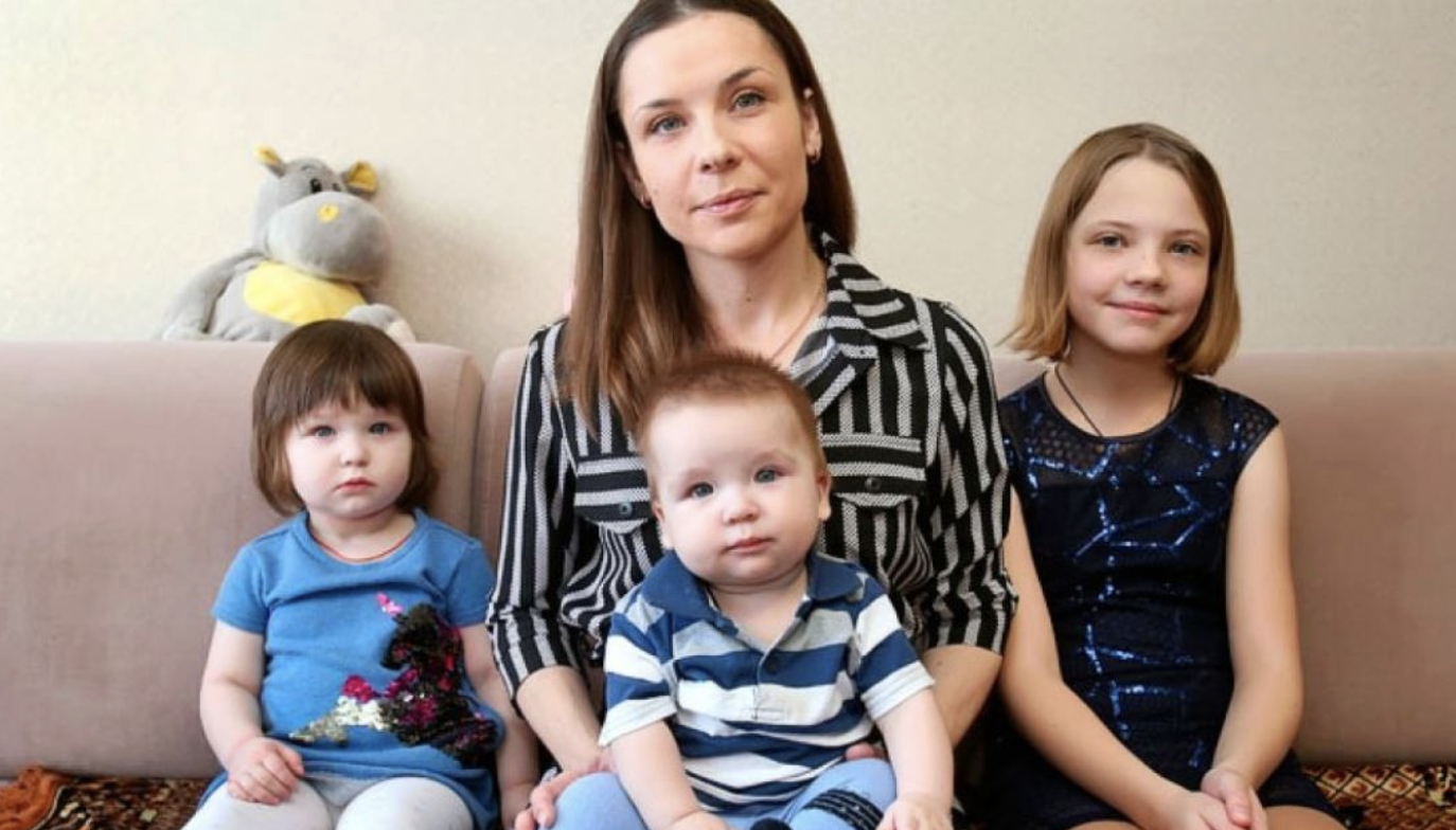 Коли доньки одна за одною вийшли заміж, у селі почали насміхатися, мовляв, скоро і моя сестра знайде собі нареченого. Ось як вона відповіла всім.