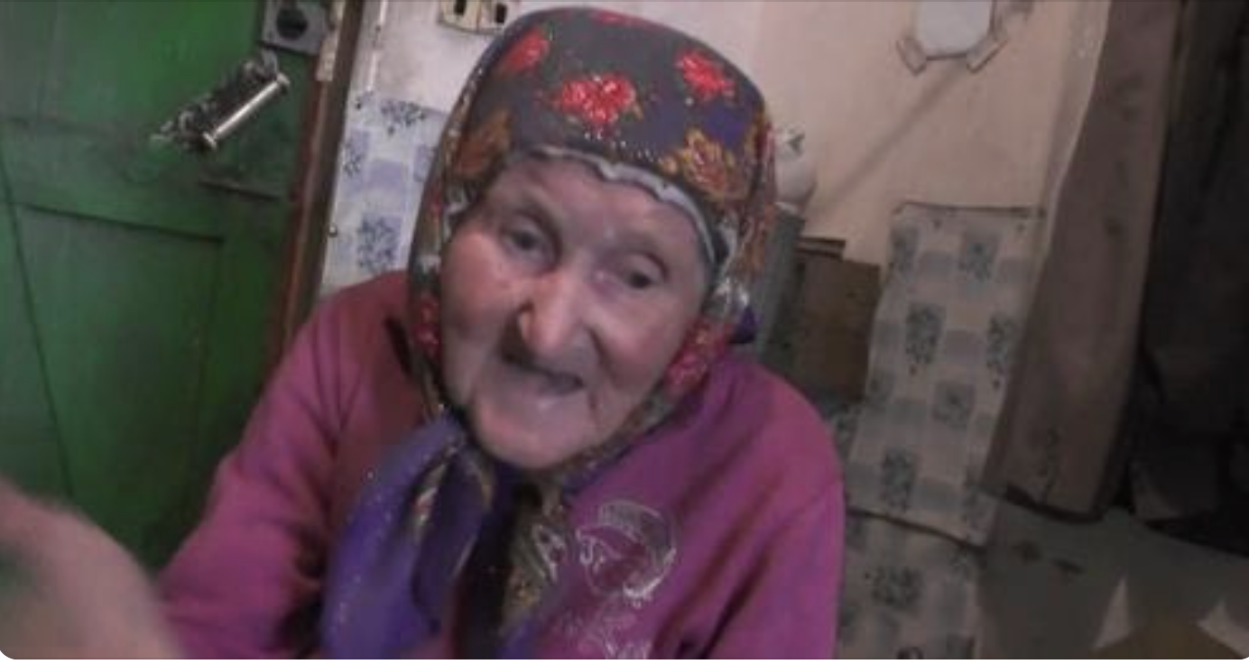 Бабуся завжди називала мене чужою, наrуляною, не рідною. Виросла і стала баrатою. Днями до мене, на роботу, прийшла бабуся. Говорить…