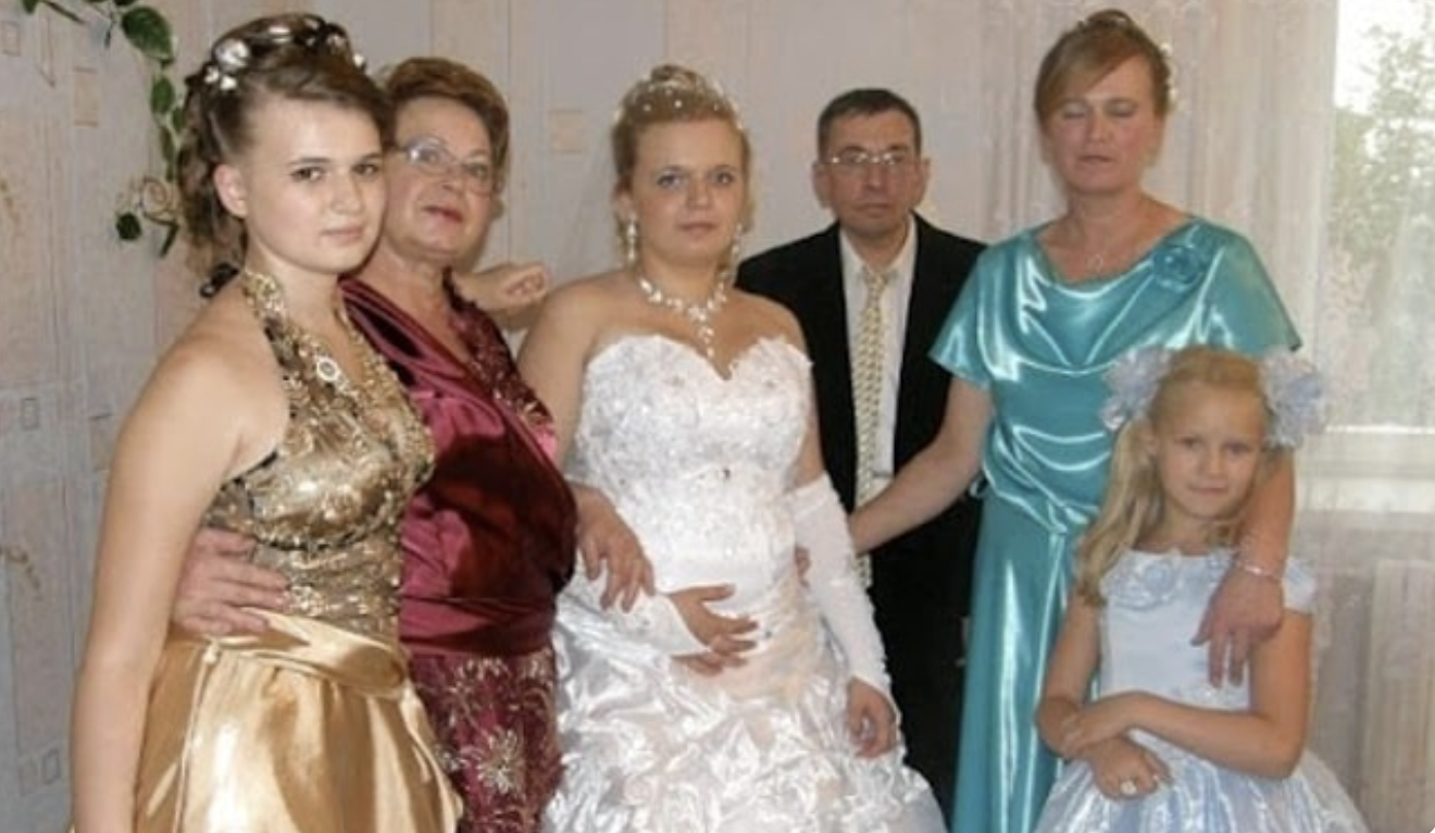 Я була щасливою, коли мене покликали на весілля подруги. Але те, що змусило мене там робити, не влазить у жодні рамки…