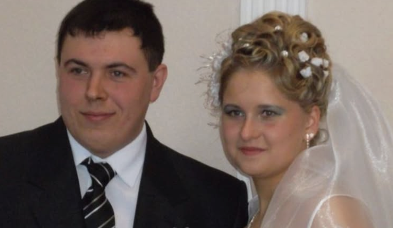 У день свого весілля Юрій почав одягати костюм і збиратися до вівтаря. Коли він одягав піджак, то відчув, що у внутрішній кишені щось є…