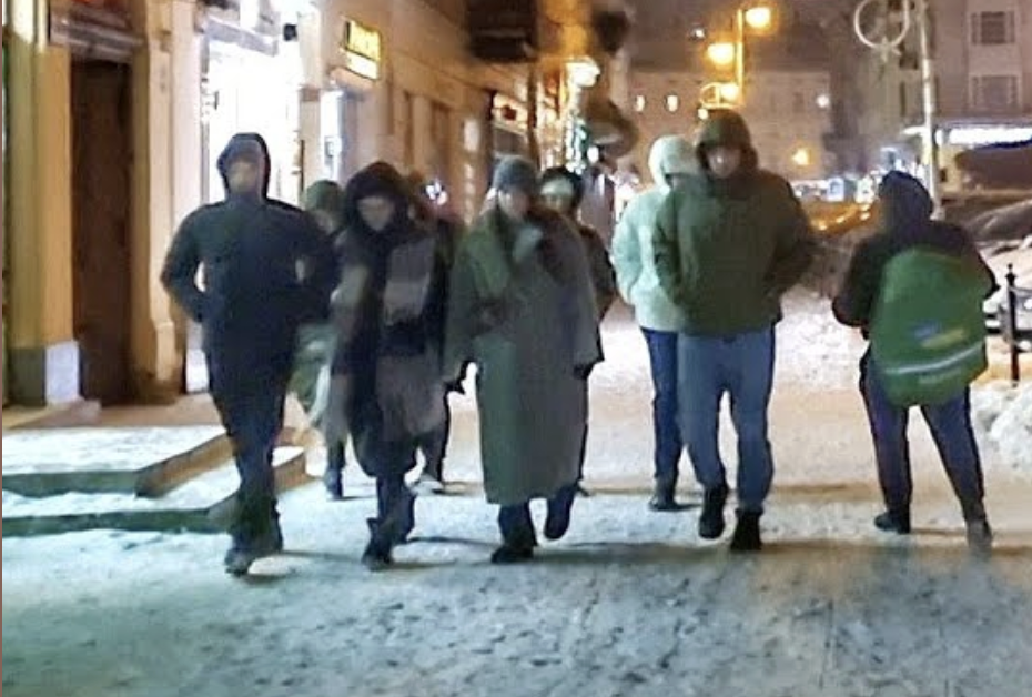 Не хочу допомагати тим хто хамить, хто принципово говорить російською, хто порушує мої кордони і правила…