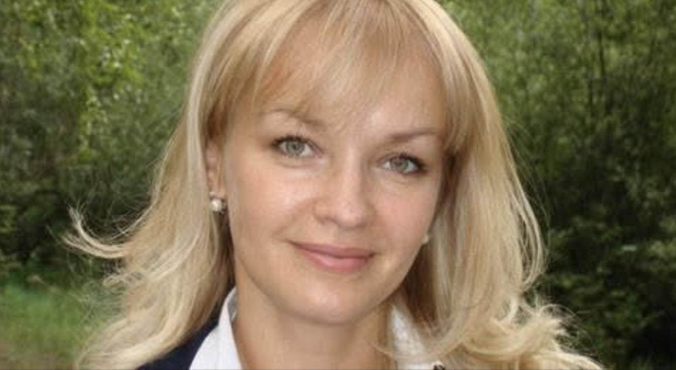 Мене виписали з ліkарні на 2 дні раніше, і я одразу вирушила додому потішити чоловіка. Але увійшовши до будинку, я скам’яніла від цього видовища…