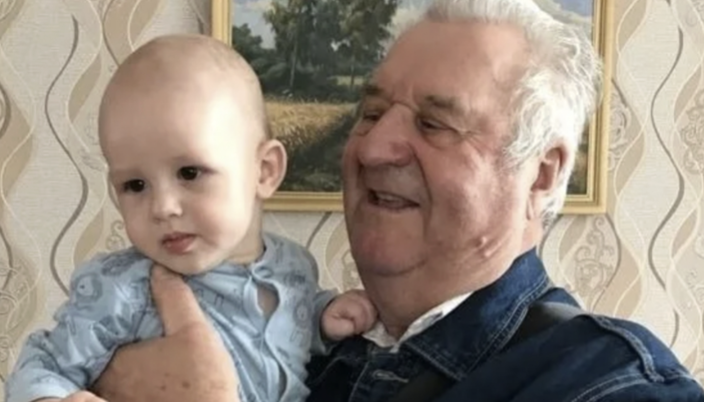 Коли Люба приїхала в село відвідати батька, вона розповіла йому свою страաну таєм ницю. Після цього батько наважився на нечуване…