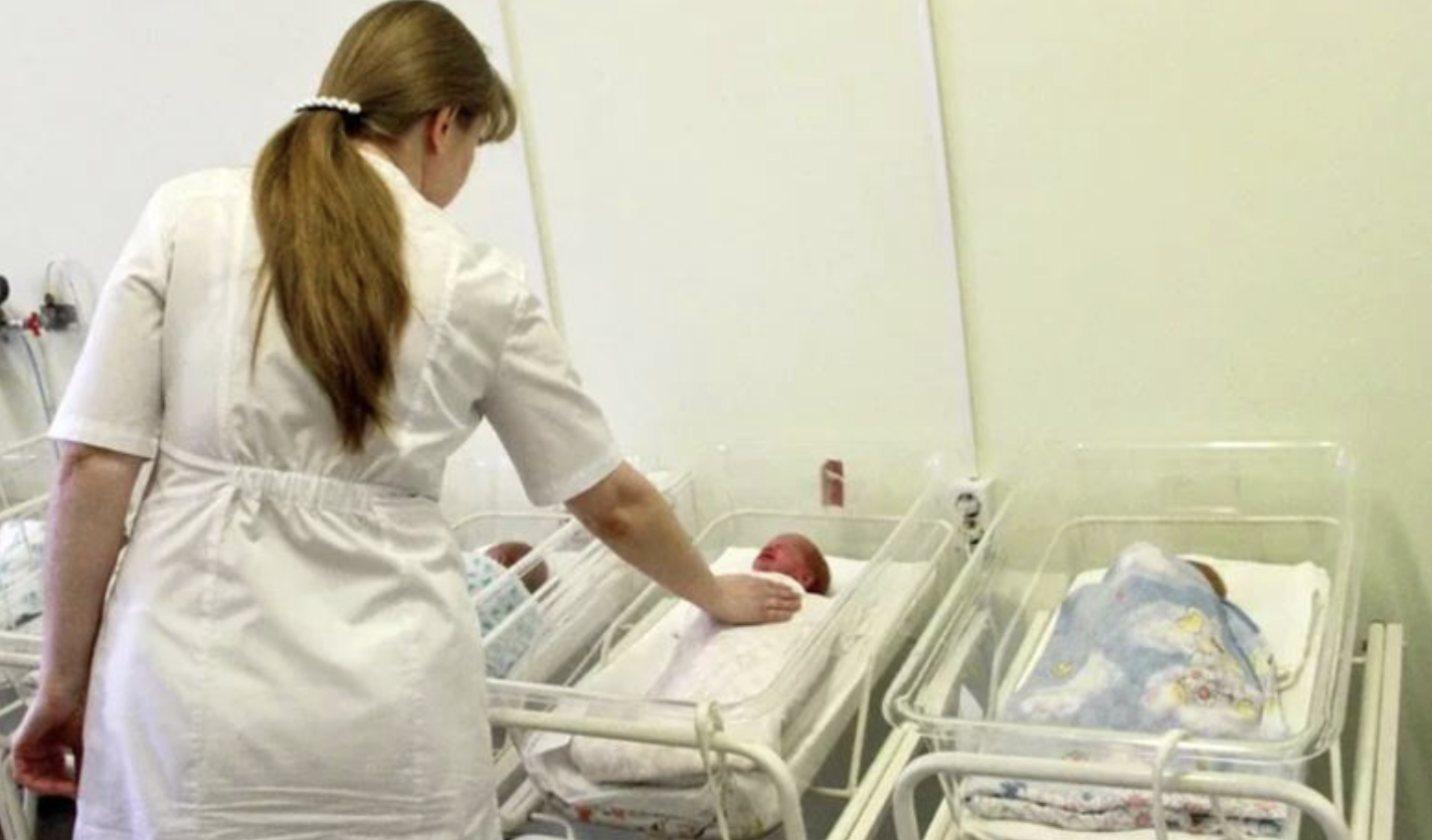 Ми з Аньою були немислимо щасливі, коли дізналися, що станемо батьками. Але як тільки наша трійня народилася, Аня вирішила кинути нас і втекти.