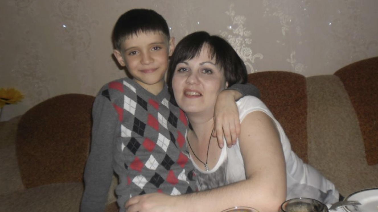 Якось, о 2-й годині ночі, мені зателефонувала дружина, але почувши пискляве ”Альо?”, я зрозумів, що це мій Вітьок. – Тату, ти не повіриш! Тут таке сталося! – по голосу було зрозуміло, що він був у нестямі від того, що сталося. – Ну ж бо? Що сталося, синку? – Саме тоді я зрозумів, що моторошно за ними сумую.