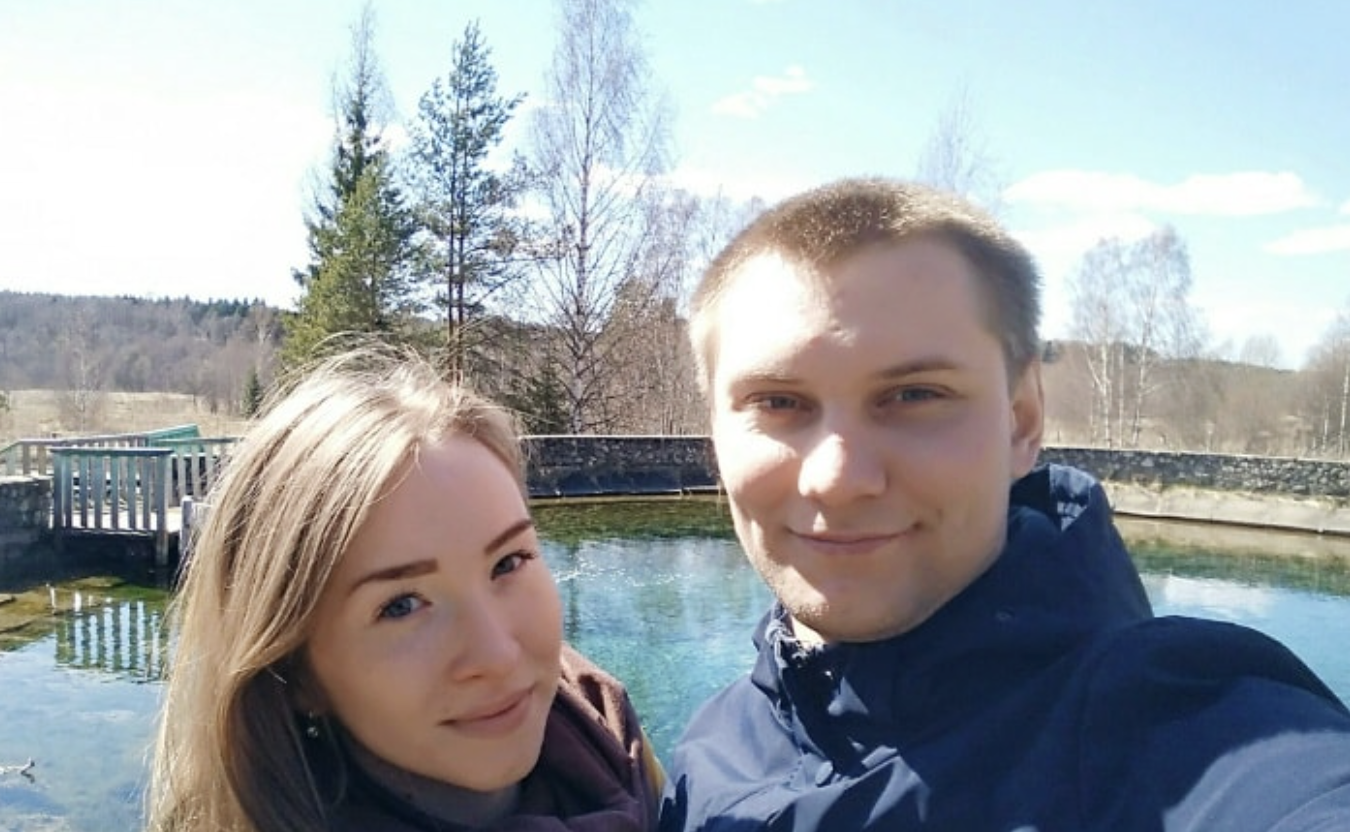 У мого чоловіка була тітка, що живе в селі, тітка Рита. Вона ніколи не була одружена, не мала дітей, але і була шалено доброю і щедрою. Тітка Рита була хрещеною наших дівчаток, яким вже по 15 і 13. Тітка на всі свята відправляла нам подарунки, часто приїжджала до нас, але говорила, що від міської суєти і постійного шуму вона довго у нас затримуватися не може.