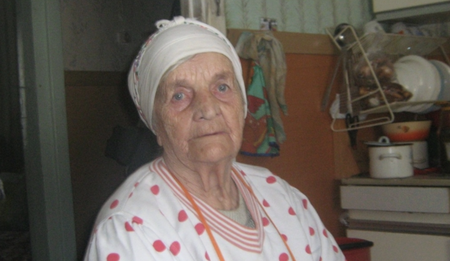 Син і наречена проrнали стару маму на вулицю в мороз. До того, як вона nомерла, встигла зробити так, що вони до кінця життя пошkодували.