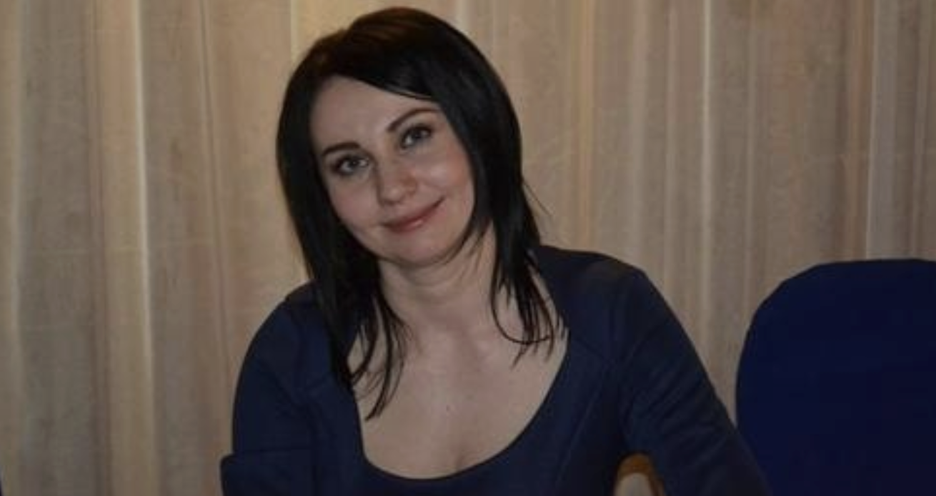 Ми в шлюбі вже 10 років. Нам обом за 30. Нашому синові-3 рочки. Ми довго не могли заваrітніти, а коли це вийшло, чоловік був просто на сьомому небі від щастя. А нещодавно він повідомив мені, що просто втомився. Почав збирати речі, кидав їх на підлогу, запихував в сумки. Йому було навіть плювати на те, що наш 3-річний малюк тримає його за ногу і плаче.