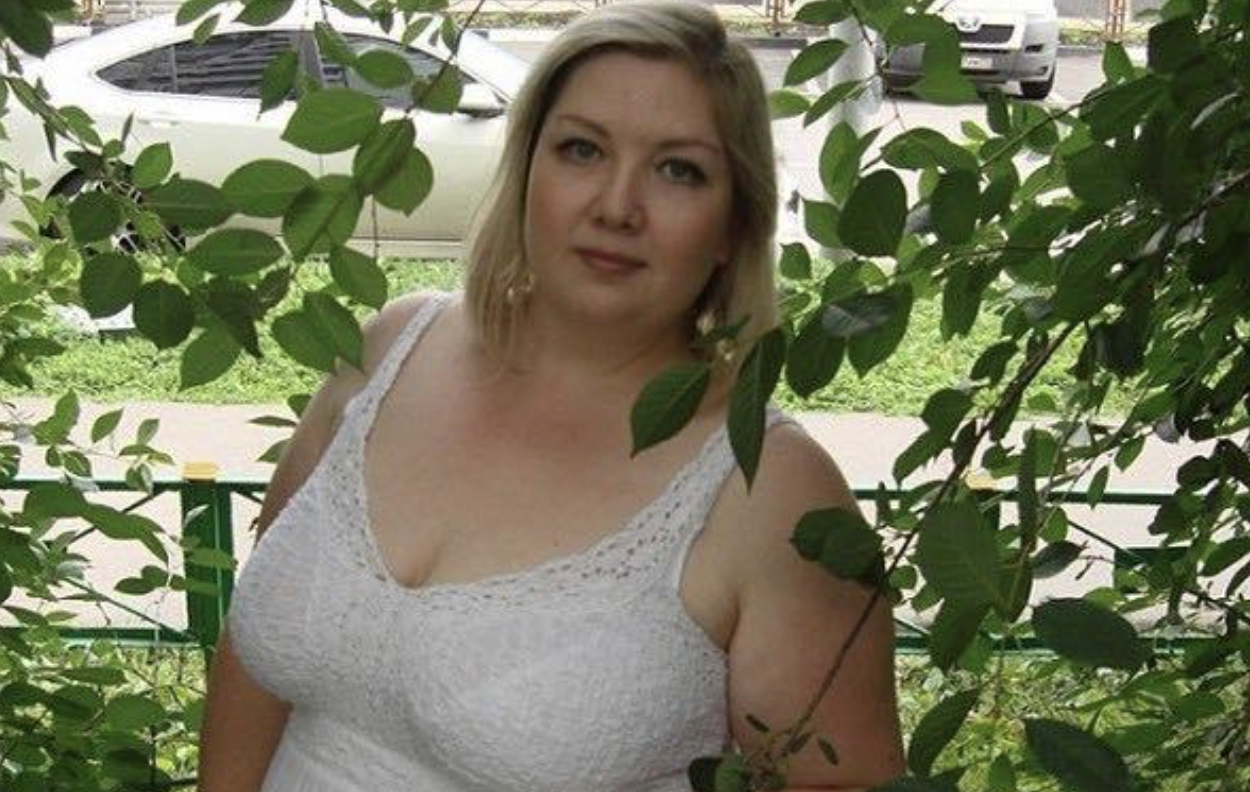 Мені соромно тебе показувати колегам! – Сказав чоловік, відвернувшись від мене. Він завів роман на боці, і хоч це його вина, що я стала такою, я вирішила змінити своє життя. Я знаю, люди можуть засудити мене, але іншого шляху я не бачу!