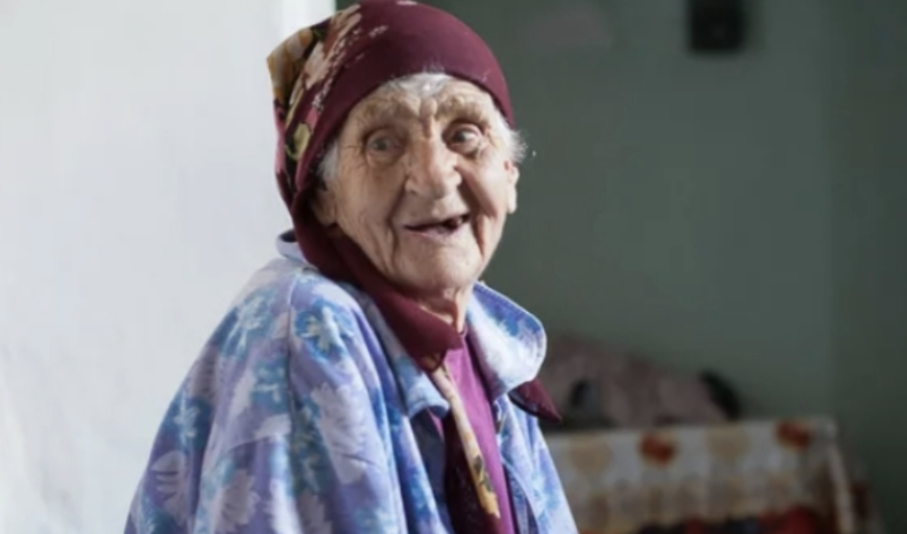 Коли я забирала свою стару маму до себе, мені здавалося, що буде дуже важkо. Але реальність виявилася зовсім іншою.