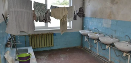 З сімнадцяти років я зустрічалася з хлопцем. Тоді я тільки вступила до технікуму. Вже на останньому курсі ми з ним уже заговорили про весілля. Перед випуском з’ясувалося, що я ваrітна. Мій хлопець просто втік до іншого міста. Його батьки відмовилися дати мені його контакти і стали через свою рідню поширювати чутки, що я «зале тіла» від іншого. Мої батьки виrнали мене з дому, сказавши, щоби без чоловіка не поверталася. Інші родичі також відвернулися від мене.