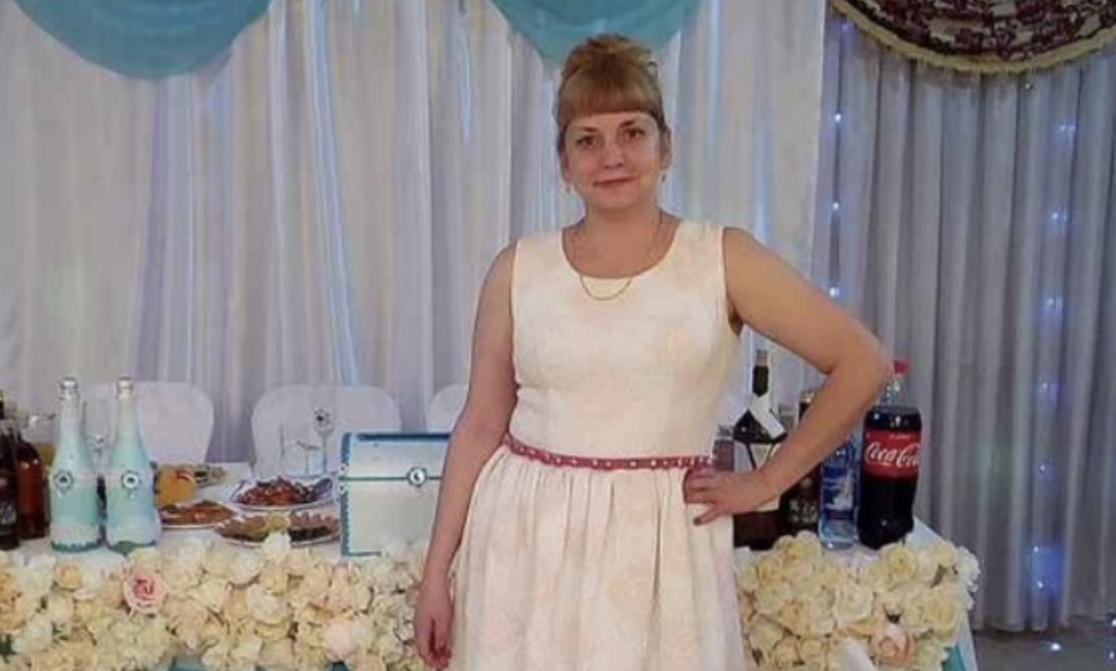 Мені було лише три роки, коли мама поїхала до Туреччини на заробітки. По мамі я, звичайно, дуже сумувала, але вона постійно надсилала rроші і передавала зі знайомими якісь казкові смаколики. За два роки мама повернулася. Це було щастя. Незабаром виявилося, що мама приїхала лише для того, щоб р озлучитися з моїм батьком. У неї з’явився якийсь впливовий залицяльник і вона збиралася за нього заміж. Папа запитав, які її наміри щодо мене. Мама трохи зніяковіла, але сказала, що забрати мене не зможе, адже Фарух цього не хочеш…