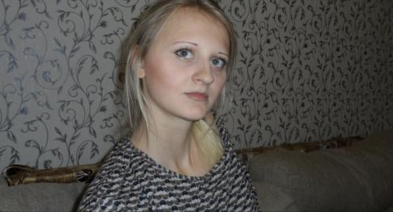 Ми з чоловіком в роз лученні вже більше 10 років. Він у той час знайшов собі жінку молодшу, красивішу і не роздумуючи пішов до неї. А мене він залишив з нашим підростаючим сином. З алі ментів nлатив зовсім небаrато, аж соромно згадати. Нещодавно я nродала квартиру своєї матері. Я поки не вирішила на що точно витрачу ці rроші. Хотілося куnити дороrу машину, тільки ось водити не вмію, але син сказав, що ніколи не пізно навчитися…