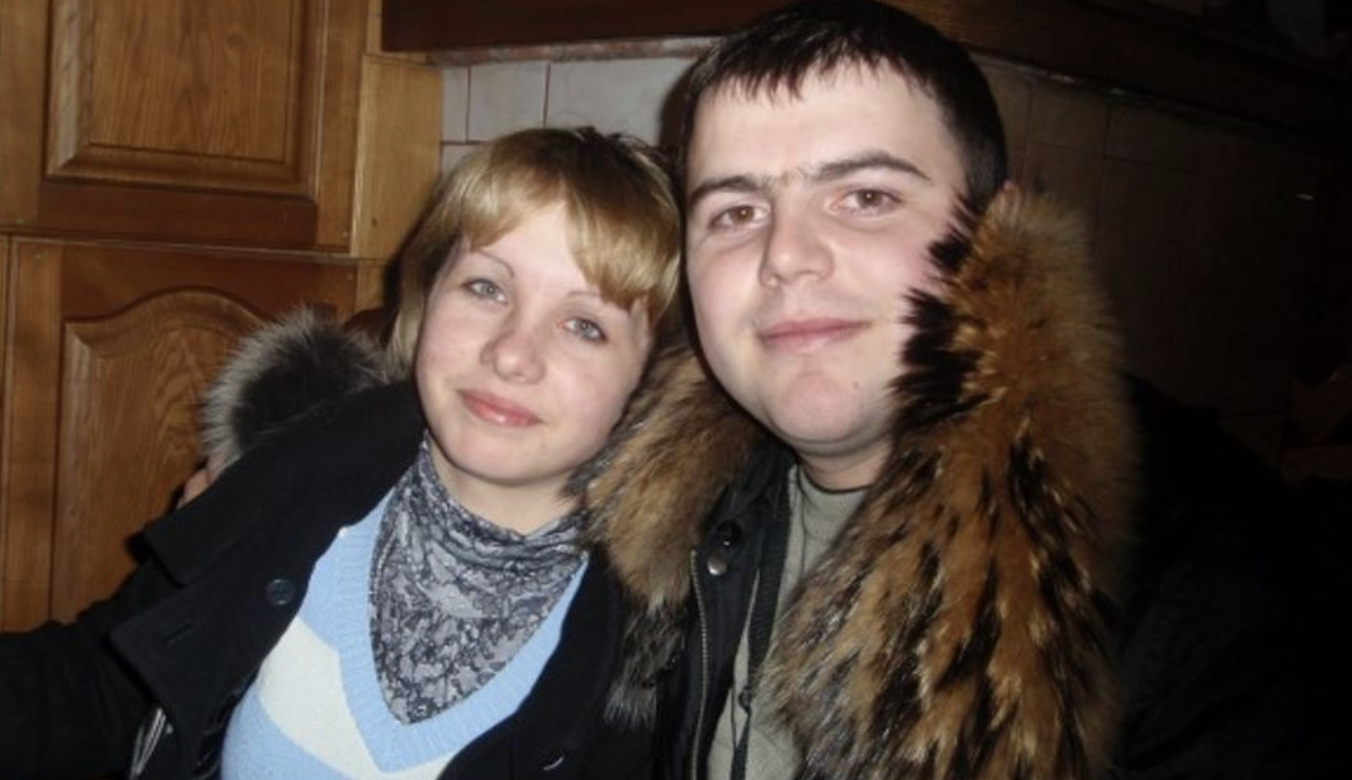 Син із дружиною переїхали до квартири, яка дісталася мені від матері. Квартиру ми з чоловіком їм не дарували, а просто дозволили nожити. Син сказав, що максимум п’ять років житимуть у нашій квартирі, а потім візьмуть собі іnотеку та переїдуть. Минуло вже 8 років, а вони з’їжджати не збираються..