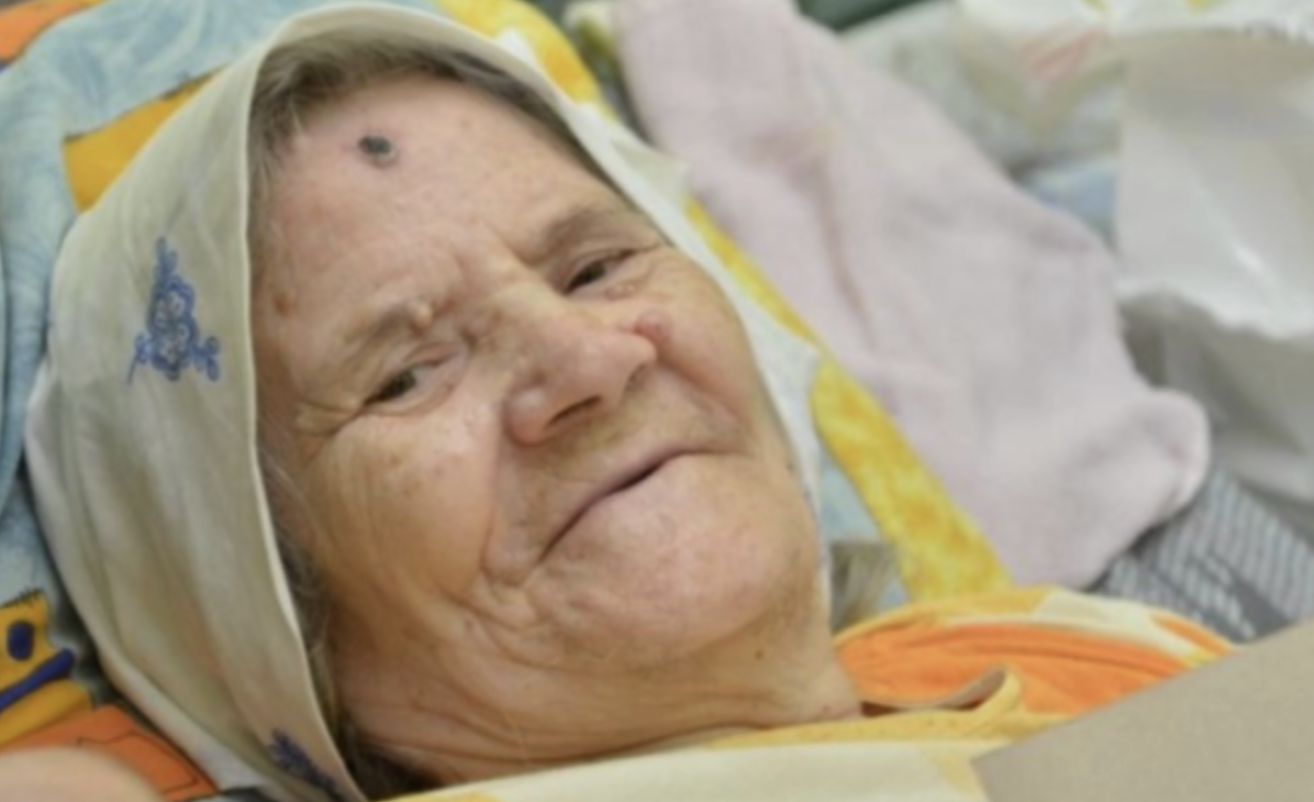 Ніхто з моїх дітей не захотів доглядати за мною, коли я потрапила в лikapню. Благо, в світі залишилися ще добрі люди…